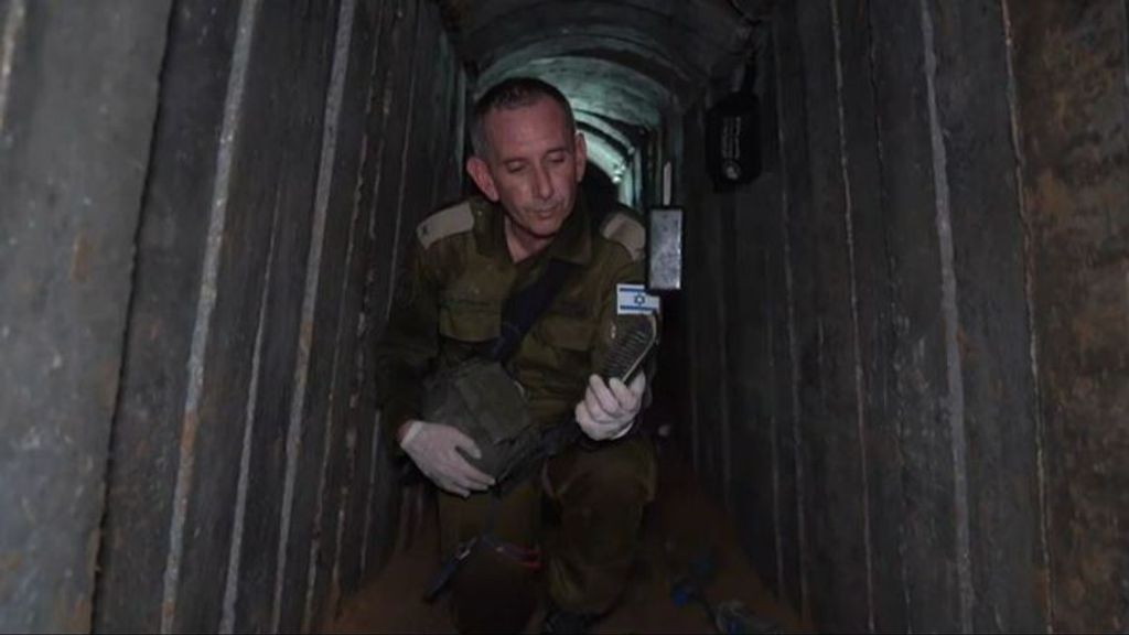 Israel publica un vídeo de un túnel de Hamás en el que seis rehenes fueron encontrados muertos