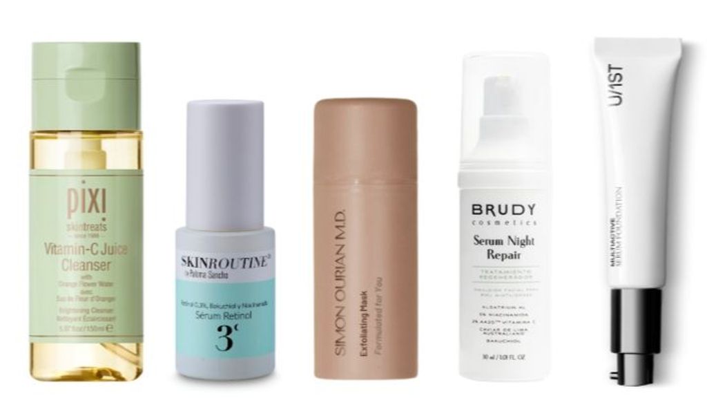 De izda. a dcha.: Gel limpiador de Vitamina C, de Pixi Beauty (18,90€). Serum Retinol de SkinRoutine by Paloma Sancho (39.95€). Simon Ourian M.D. Exfoliating Mask (105€). Serum night repair, tratamiento regenerador rico en DHA Algatrium, de Brudy Cosmetics (47,50€). Base de maquillaje Multiactive Serum Foundation, de U/1ST (44€).