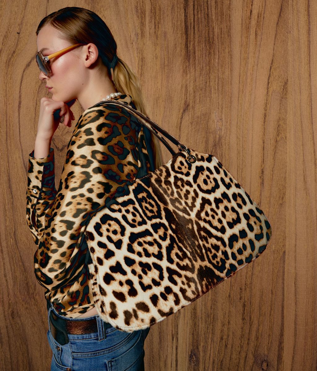 El leopardo es una de las tendencias más fuertes. En la imagen, bolso Olympia de Phialebel