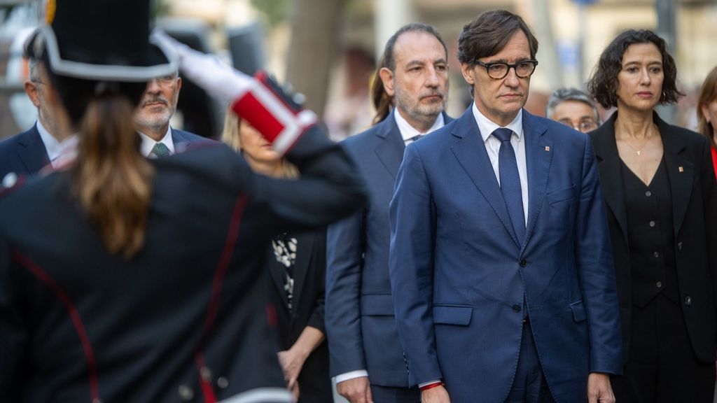 Salvador Illa ha inaugurado los actos de la Diada colocando una ofrenda en el monumento a Rafael Casanova