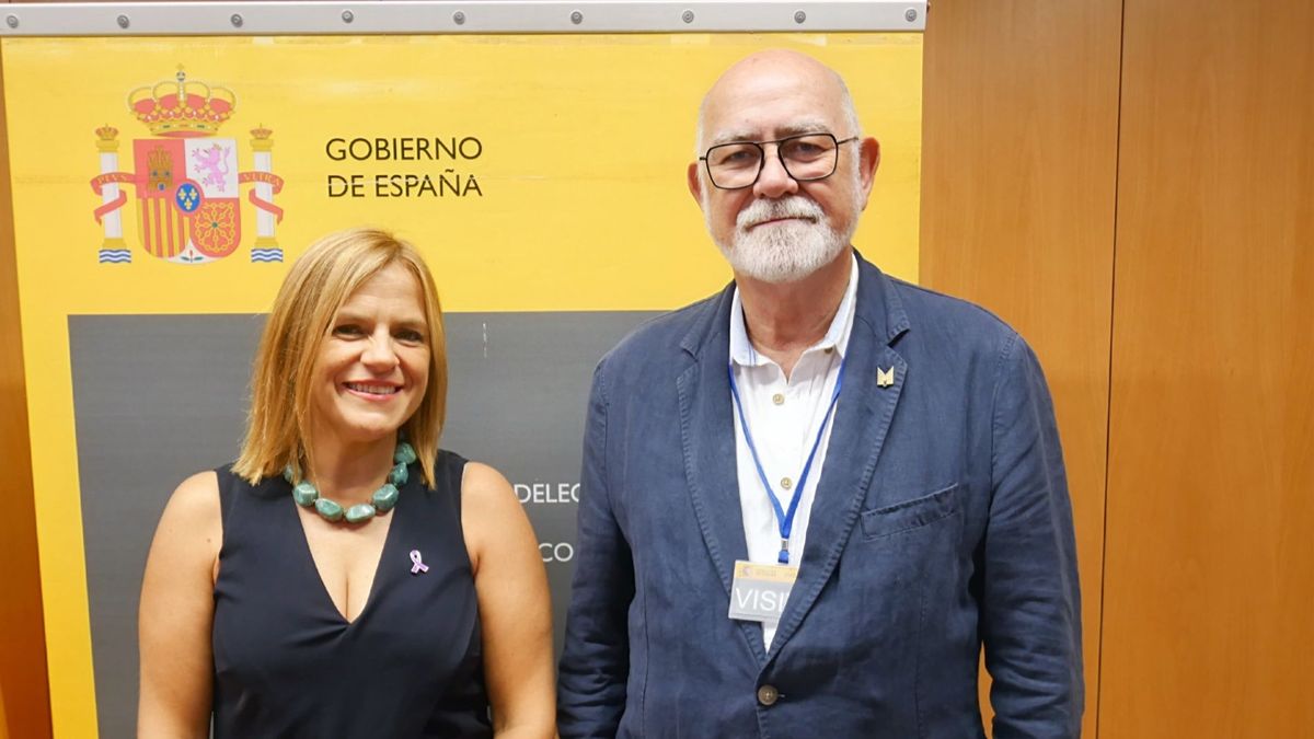 La delegada del Gobierno en la Comunitat Valenciana, Pilar Bernabé, y el presidente del MICOF, Jaime Giner