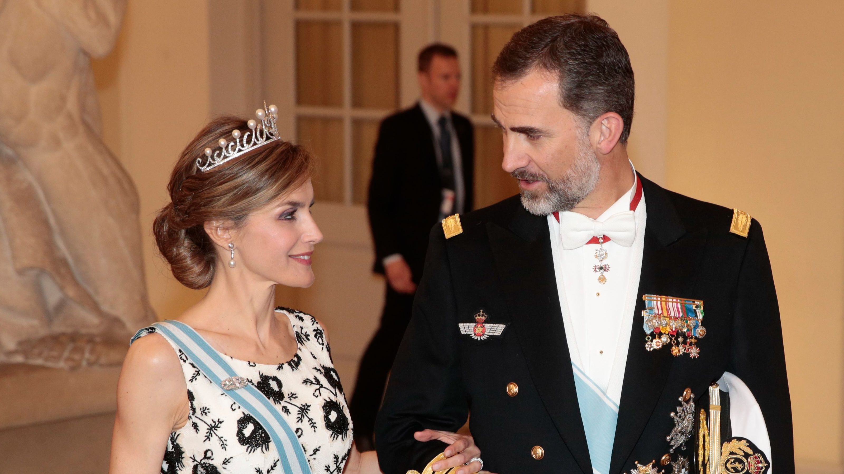 La reina con la Tiara Ansorena. FUENTE: Cordonpress