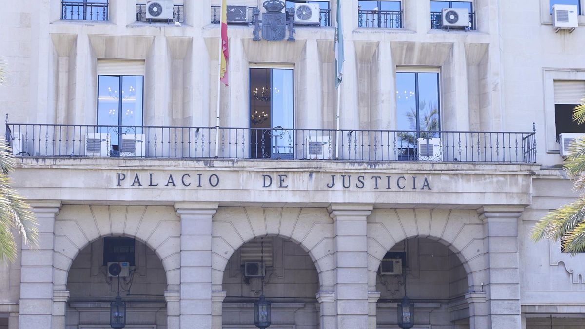 Fachada de la Audiencia Provincial de Sevilla