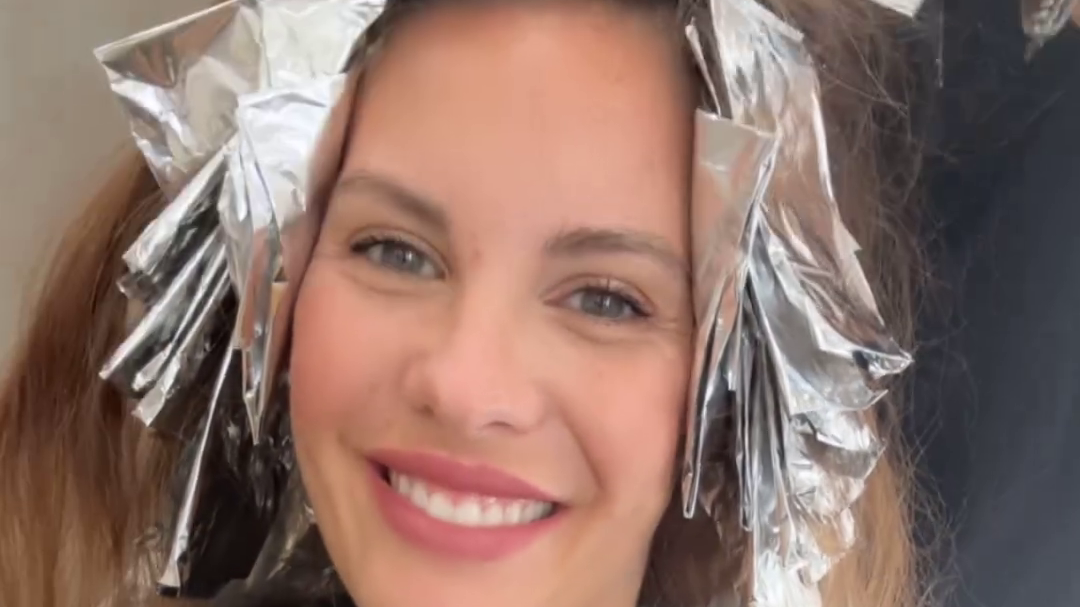 Jessica Bueno se pasa al rubio