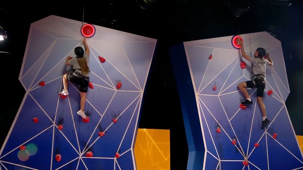 Mayte coronando la escalada