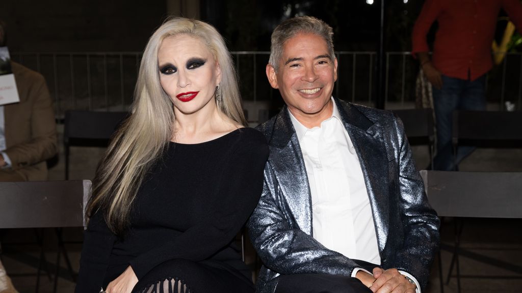 Alaska junto a Boris Izaguirre en la MBFWMadrid 2024