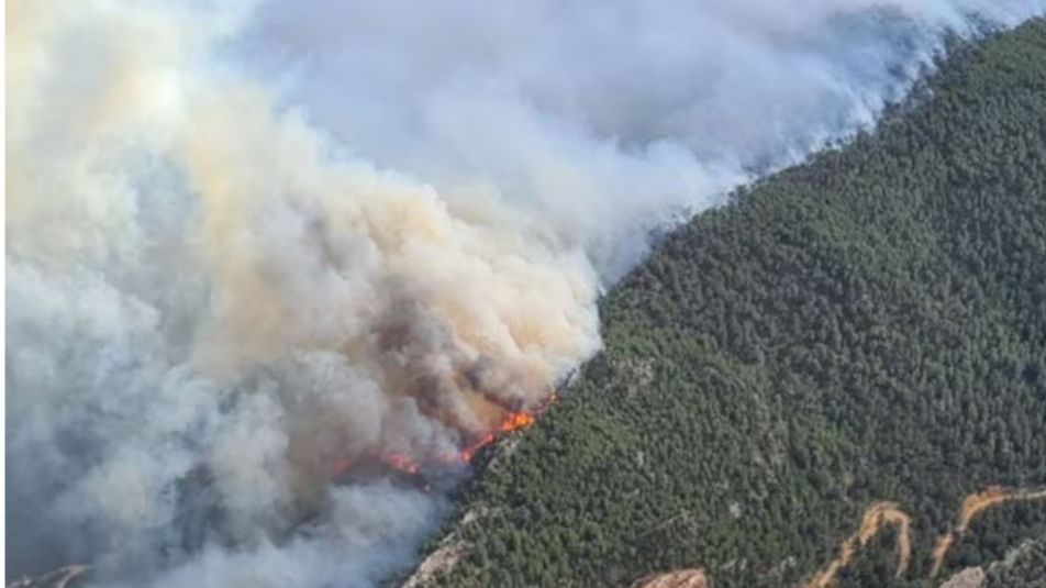 Termina el verano, pero no los incendios: las llamas se ceban el parque natural del Montsant
