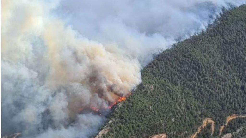 Termina el verano, pero no los incendios: las llamas se ceban el parque natural del Montsant