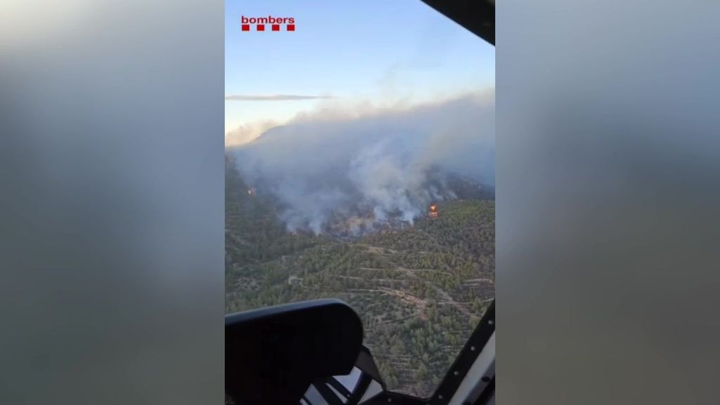 Contralado el incendio de Porrera, mientras se continúa luchando contra las llamas en Cabacés, ambos en Tarragona