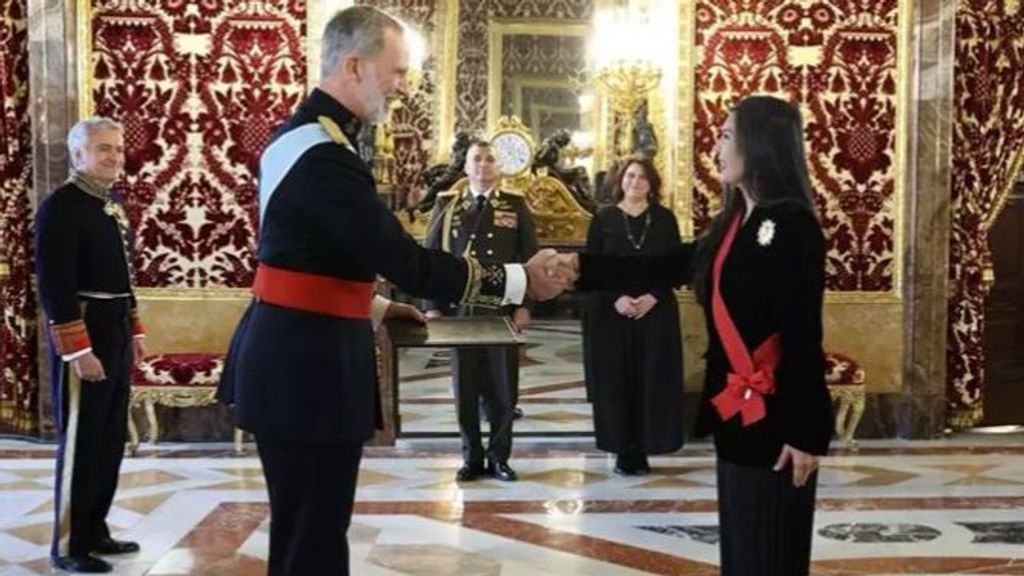 La embajadora venezolana abandona España tras ser llamada a consultas