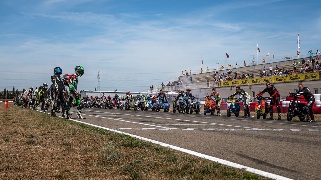 Un momento de la carrera Pinasco VTR24H