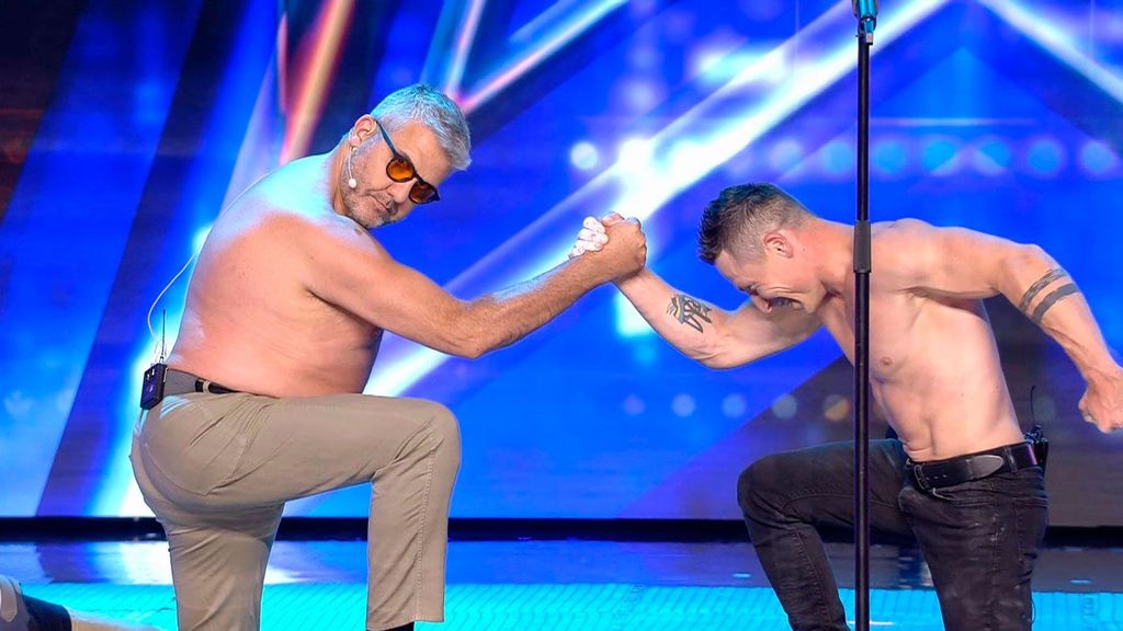 Florentino Fernández se desnuda para medir su fuerza con la de 'Just two men' Got Talent Temporada 10 Top Vídeos 29