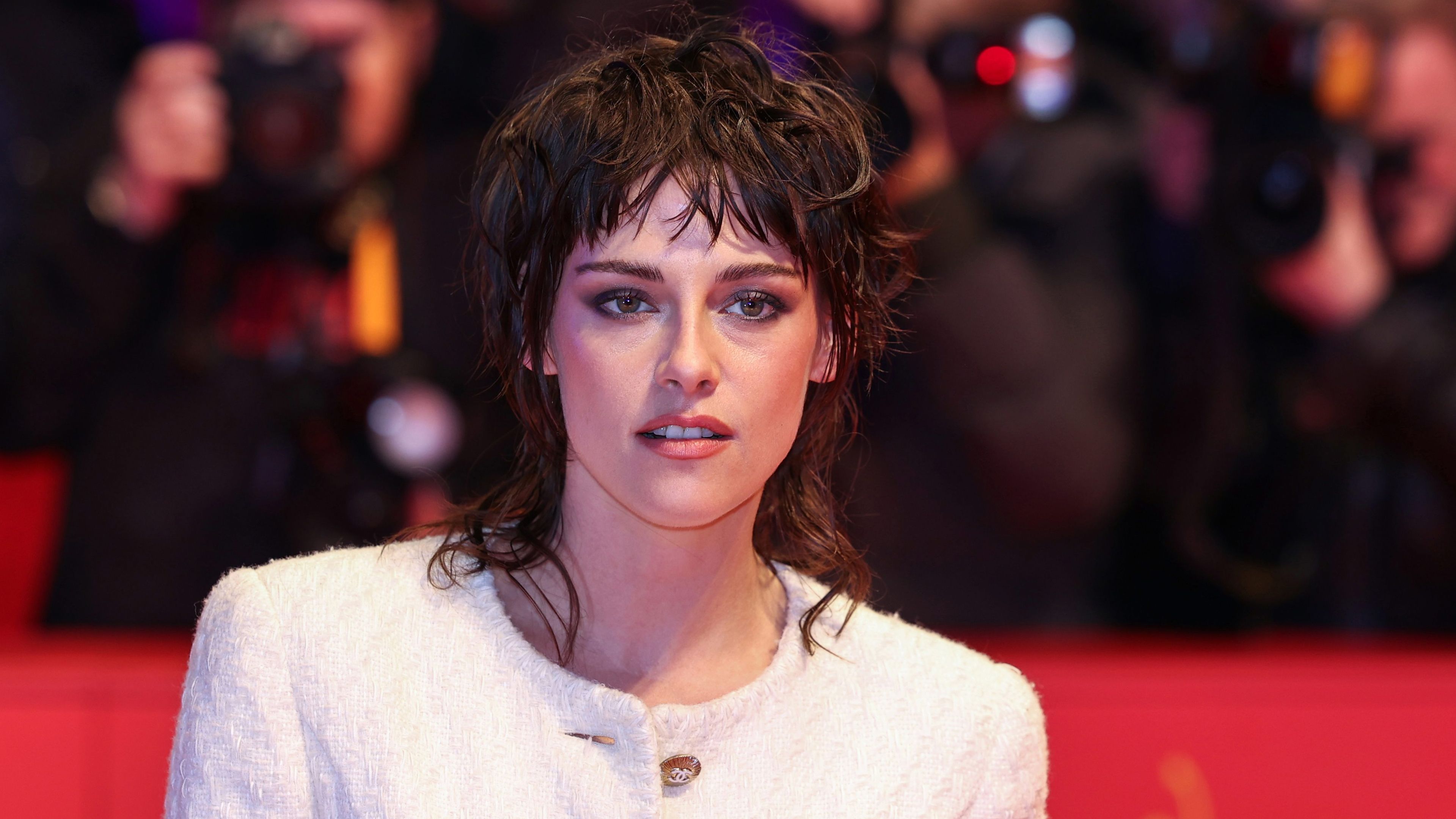 Vuelta a los ochenta con este look