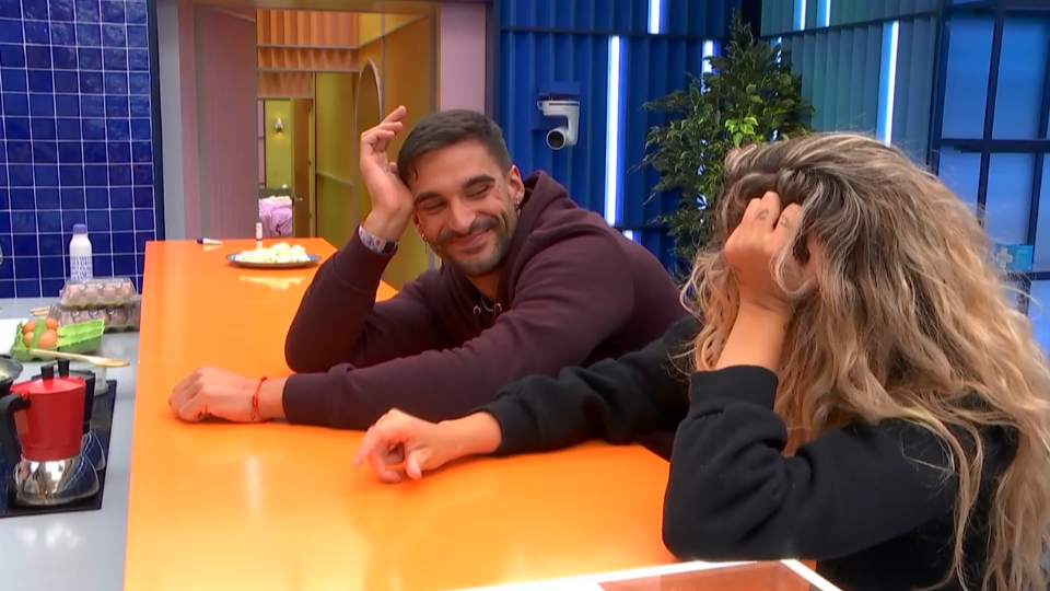 El tonteo entre Edi y Violeta en la casa de 'Gran Hermano': "Tienes unos ojos muy bonitos"