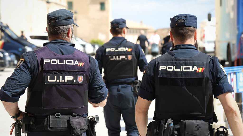 La Policía Nacional investiga la muerte de un hombre al precipitarse desde un tercer piso en Ibiza