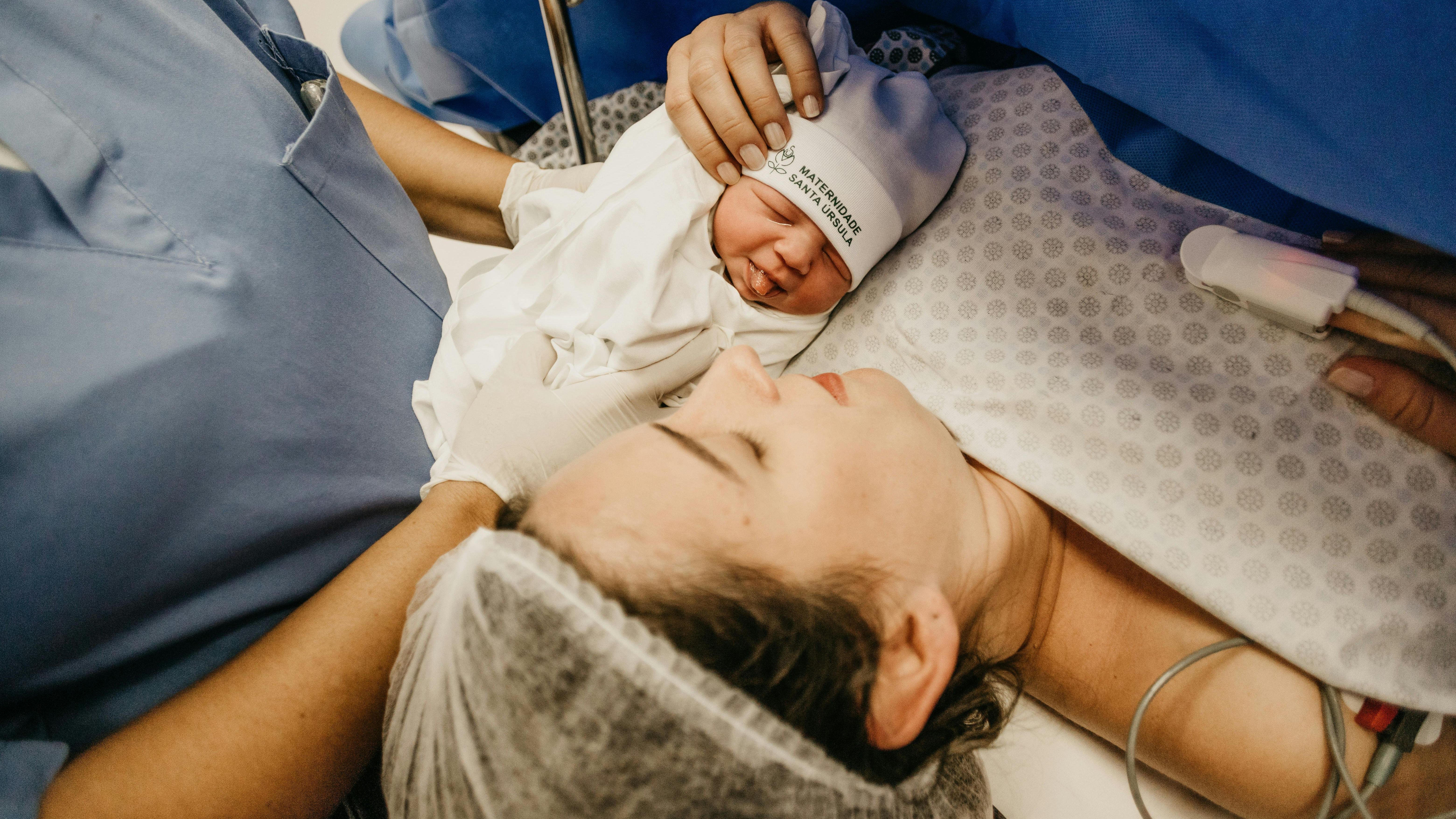 Las cesáreas de emergencia protegen a la madre y al bebé. FUENTE: Pexels