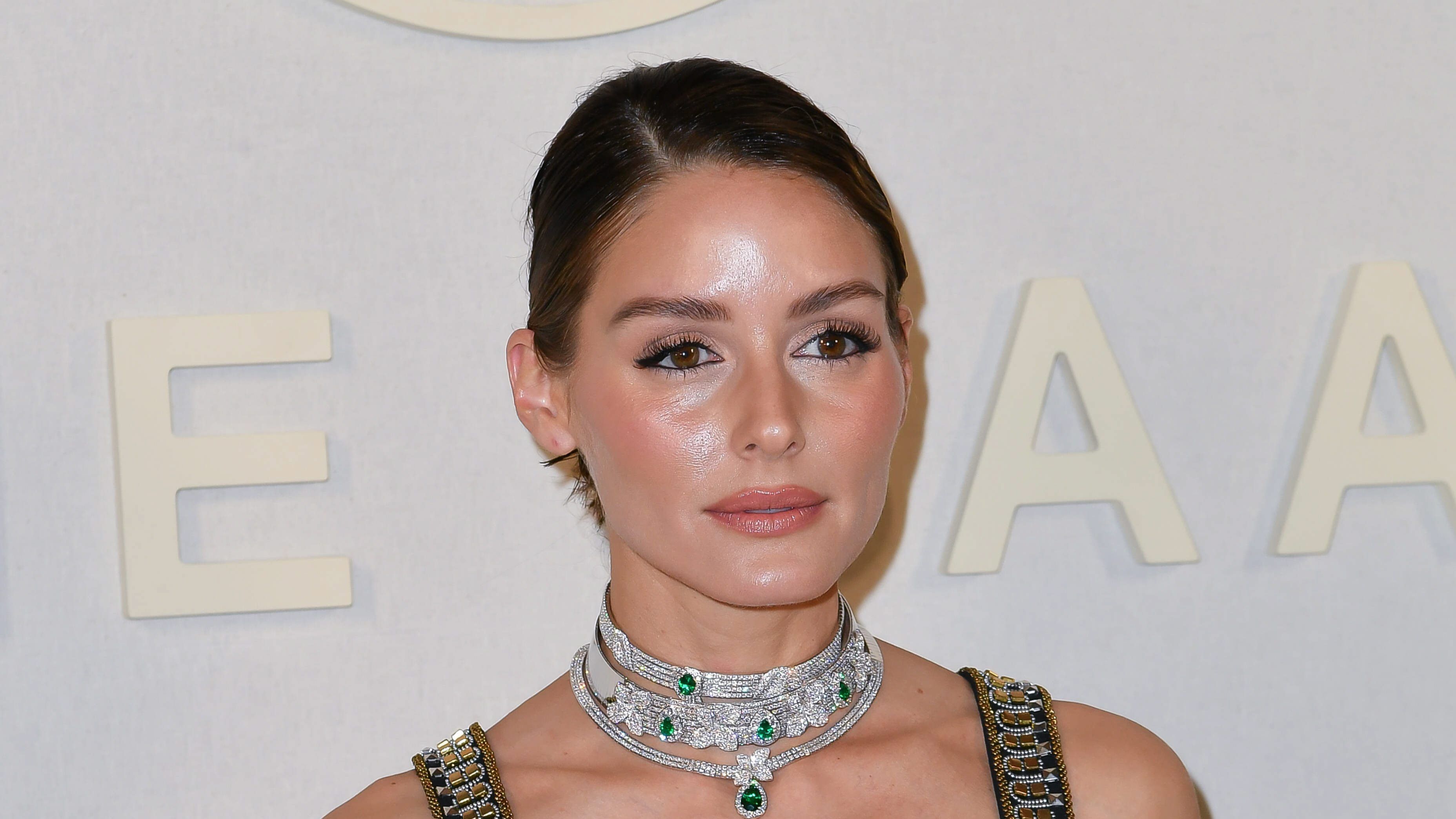 Olivia Palermo con un favorecedor recogido Olivia Palermo con un favorecedor recogido