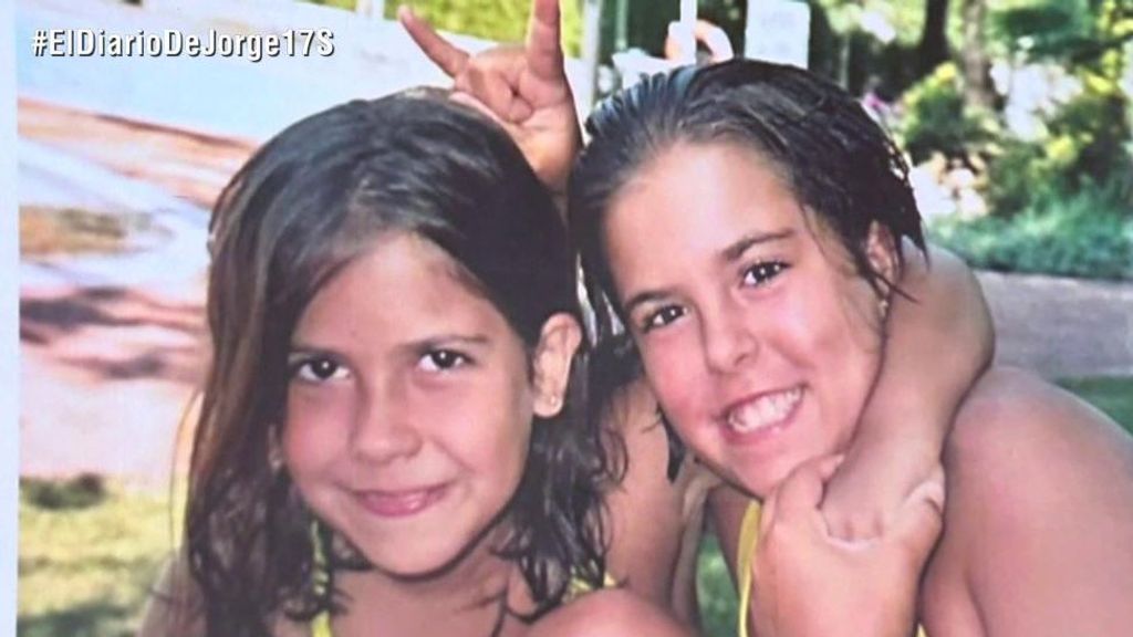 Una foto de Isabel y Patricia cuando eran pequeñas