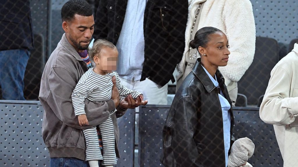 Benjamin Campaoré y Ana Peleteiro, con su hija, el pasado mayo