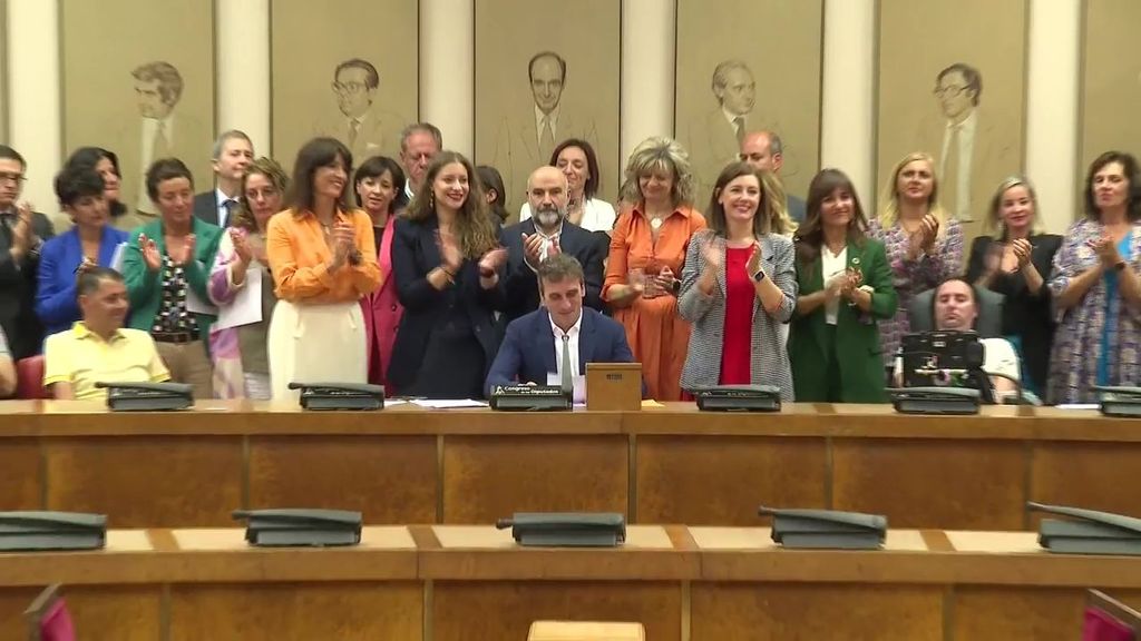 Día histórico en el Congreso de los Diputados con la firma del acuerdo para tramitar la ley ELA