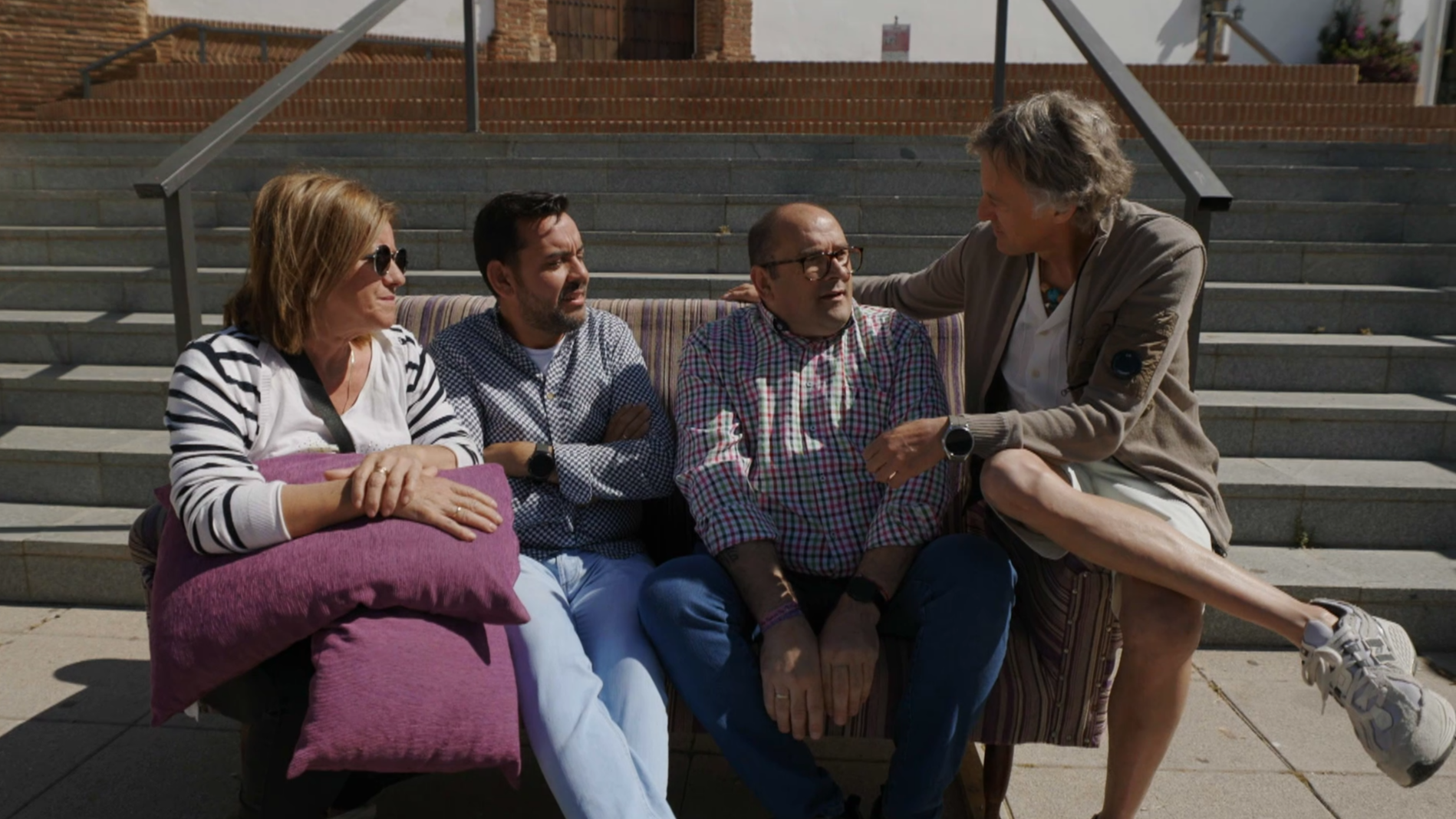 Jesús Calleja charla con tres actores de teatro de Las Navas de la Concepción