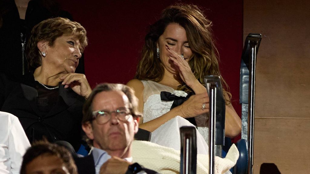 La actriz Penélope Cruz se emociona al escuchar las palabras de Javier Bardem en el Festival de San Sebastián