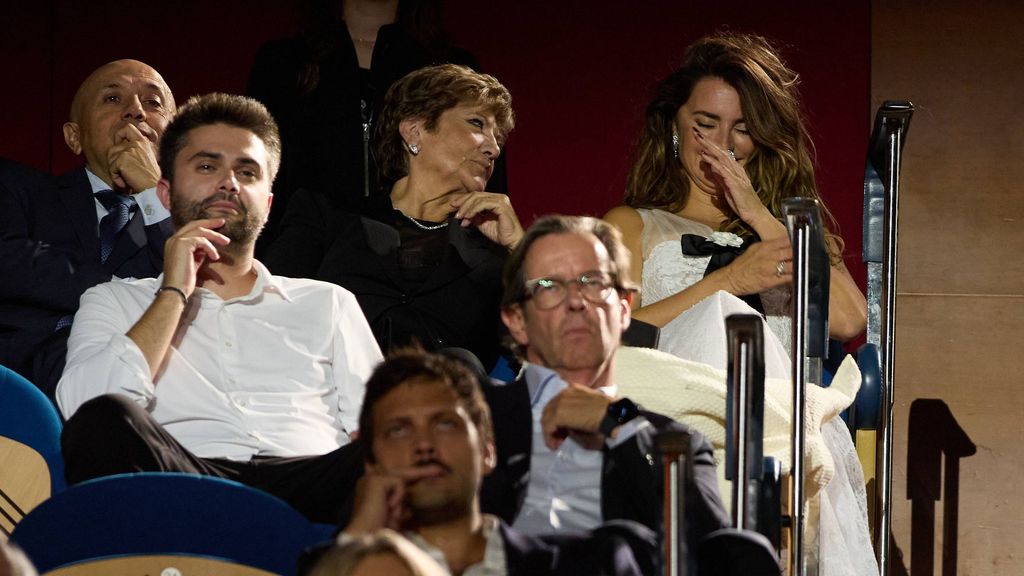 Penélope Cruz llorando durante el discurso de Javier Bardem en el Festival de San Sebastián