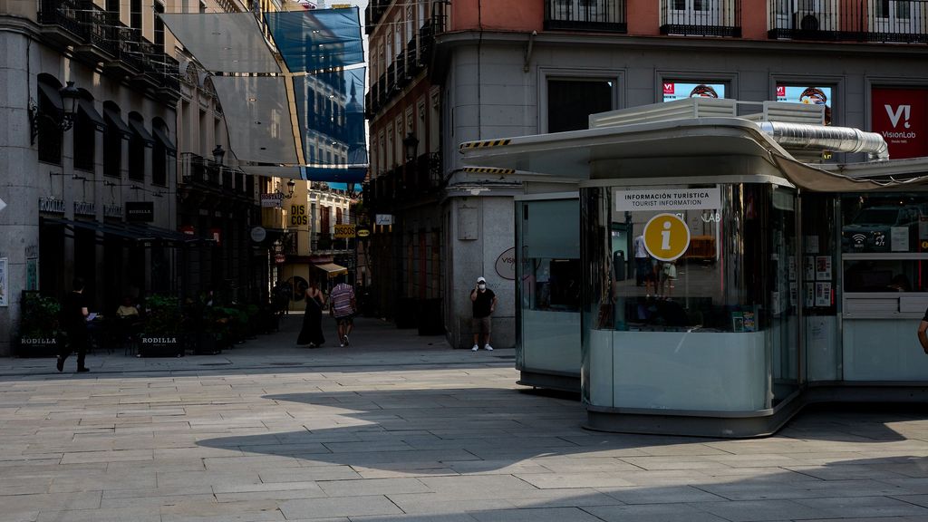 Una oficina de punto de información en la plaza de Callao