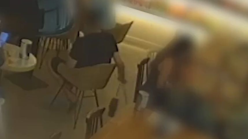 Ladrón de un bolso en una cafetería en Reus, Tarragona