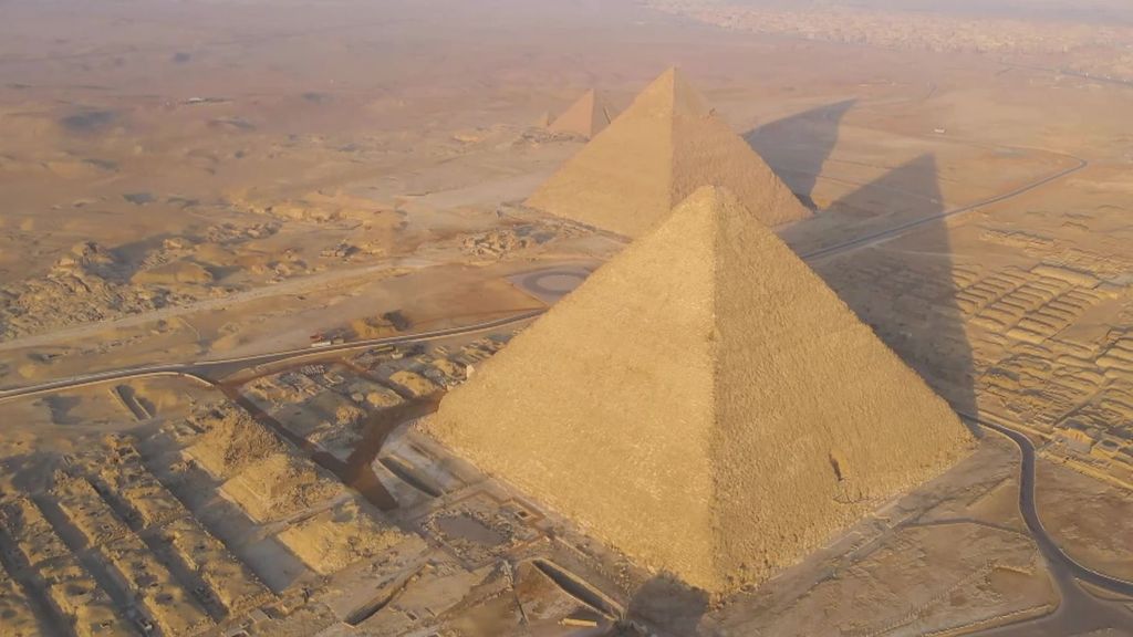 Un superradar detecta un fenómeno extraño sobre las pirámides de Egipto: ''Es raro, se da en áreas de baja latitud''