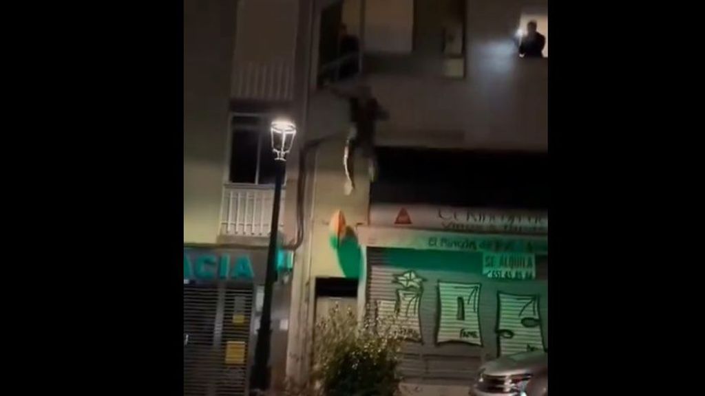 Un joven se tira desde un balcón en Vigo por el ‘castigo' de un juego viral