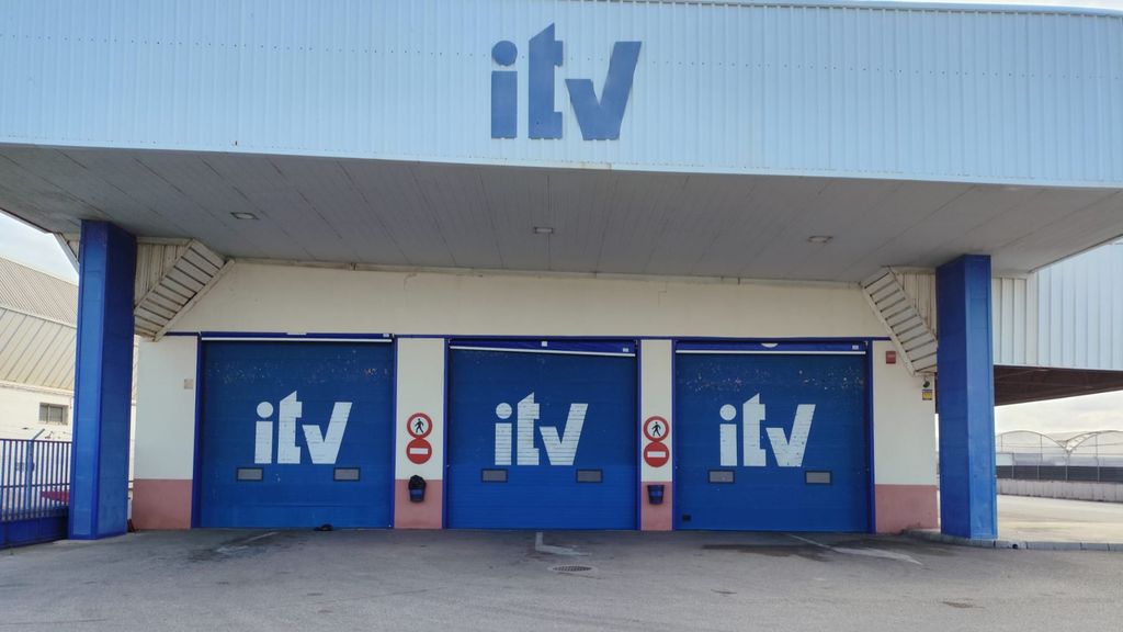 Estación de ITV con todas sus líneas de inspección cerradas con motivo de la huelga