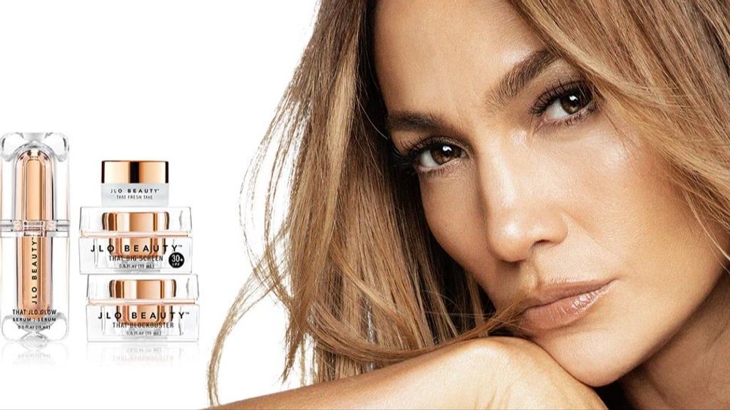 JLo ha creado una línea de cosméticos para poner en valor la belleza de la madurez.