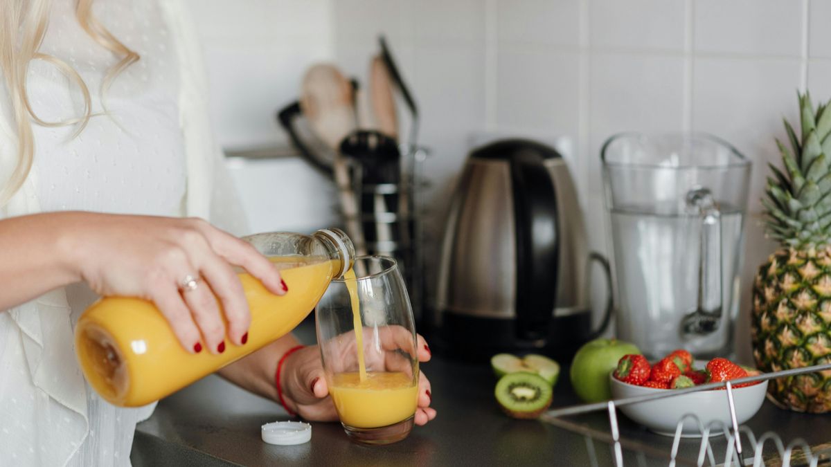 Una investigación demuestra que el zumo de manzana ayuda a la recuperación después de hacer ejercicio.