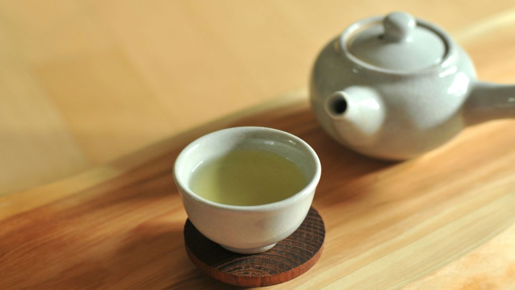 Green tea is one of the most recommended infusions if you have heavy digestion.