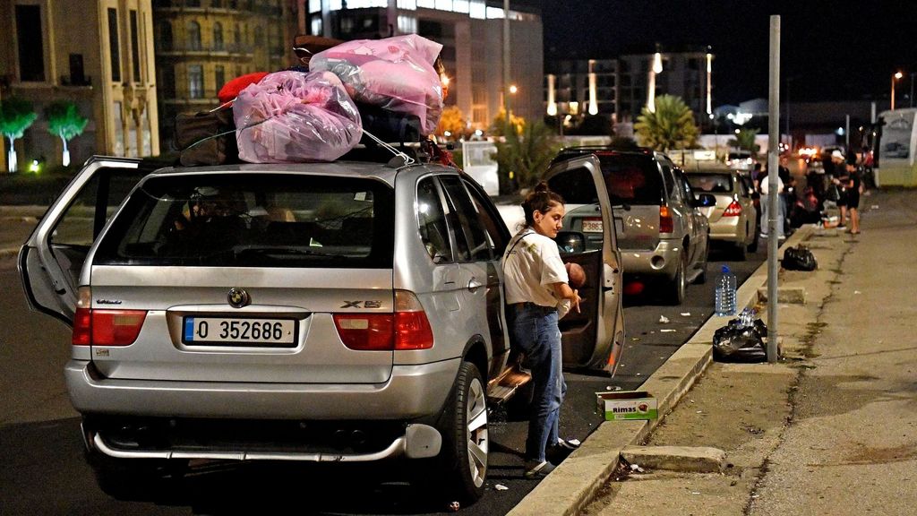 La imagen de la desesperación en Líbano: miles de personas tratan de huir “de una guerra total”