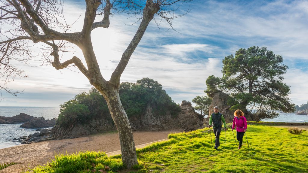 Nordic walk a la Platja de Santa Cristina. Lloret de Mar (Girona). Gener de 2019.