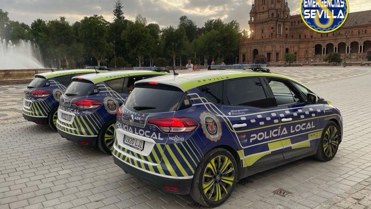 Vehículos de la Policía Local de Sevilla