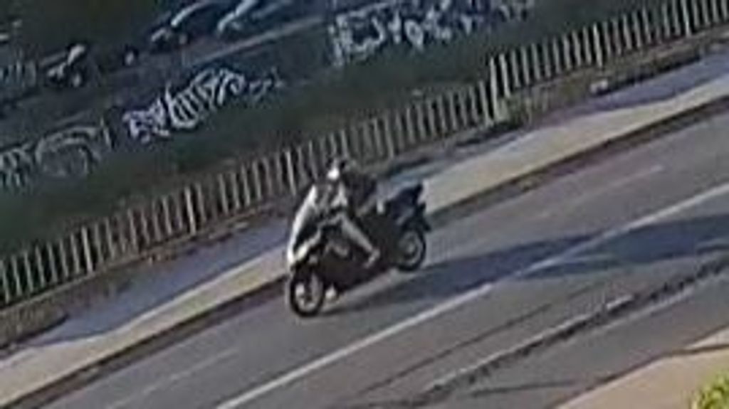 Buscan a un motorista tras una discusión que acabó con la muerte de un conductor de coche en Terrassa