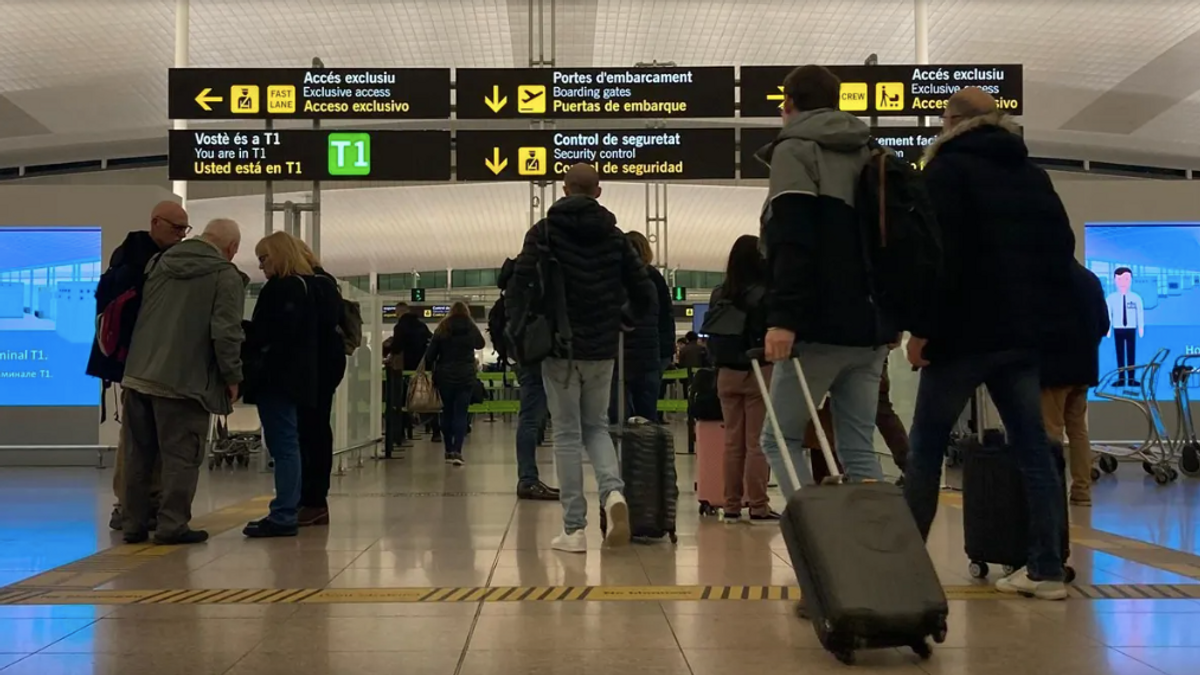 Detenido un presunto maltratador en el aeropuerto de Barcelona que pretendía huir a Gambia