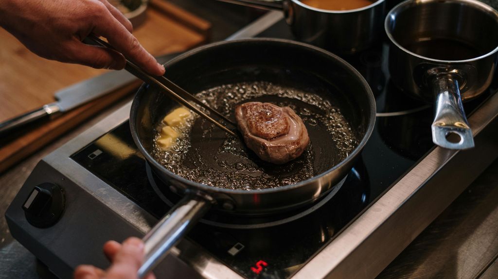 Que la carne suelte agua en la sartén es más normal de lo que creemos