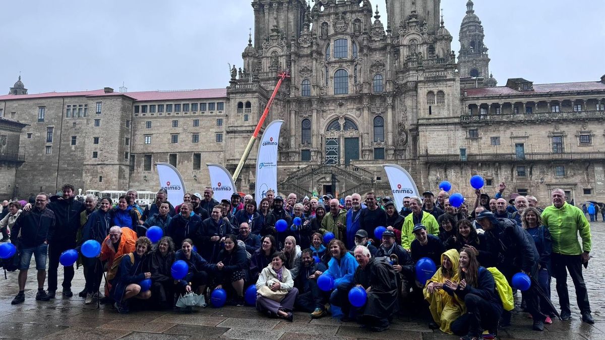 Un centenar de peregrinos con diabetes a su llegada a Santiago