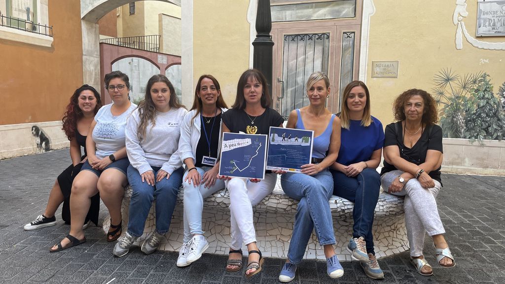 De casa a la escuela, acompañado por un monitor: en marcha un servicio gratuito para familias en El Vendrell