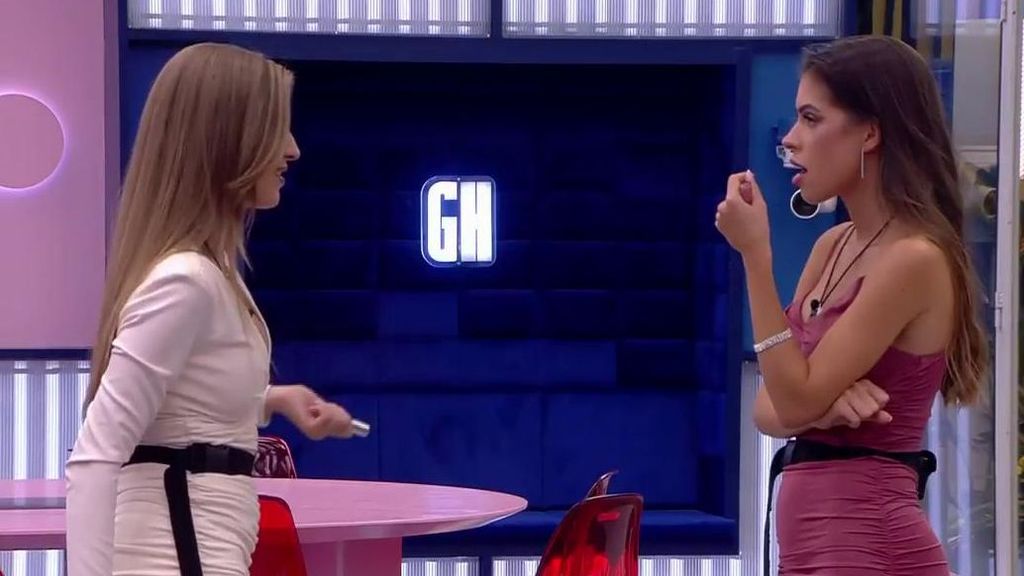 Lucía descubre en su reencuentro con Silvia que Elsa fue quién descubrió su secreto: "Cómo me lo olía"