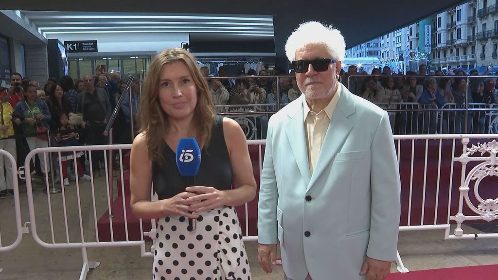 Pedro Almodóvar en San Sebastián: "No voy pidiendo premios, creo que la vida y este trabajo han sido muy generosos conmigo"