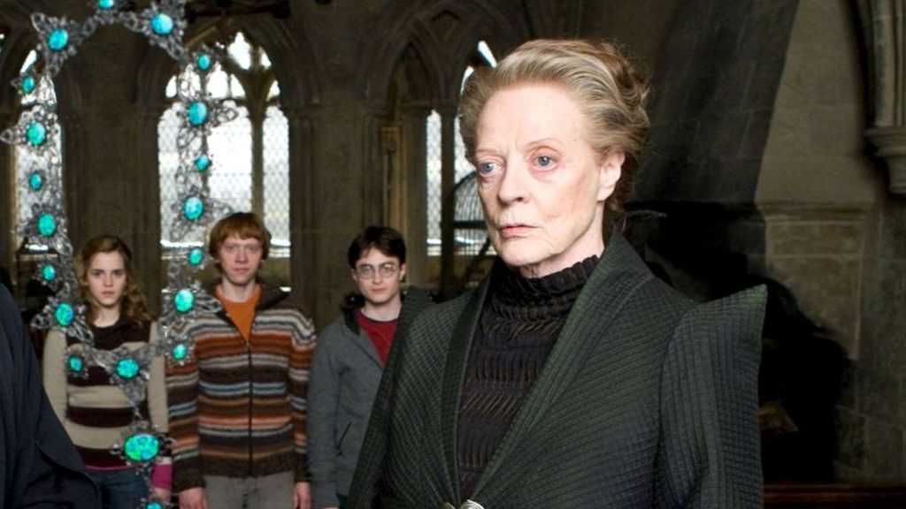 Maggie Smith y los protagonistas de 'Harry Potter' en la película.