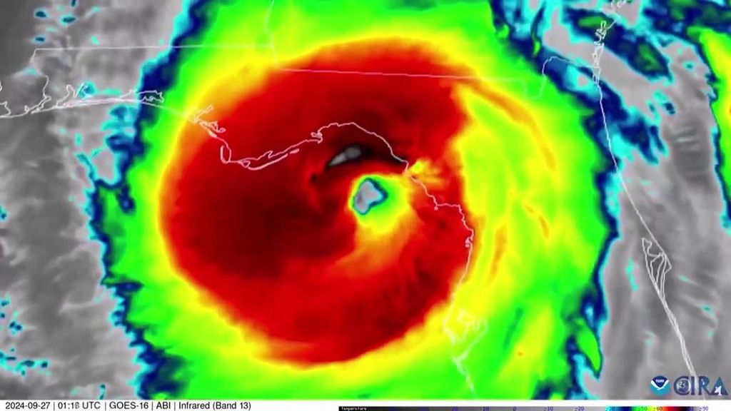 Vista espacial del huracán 'Helene' que ha entrado por Florida