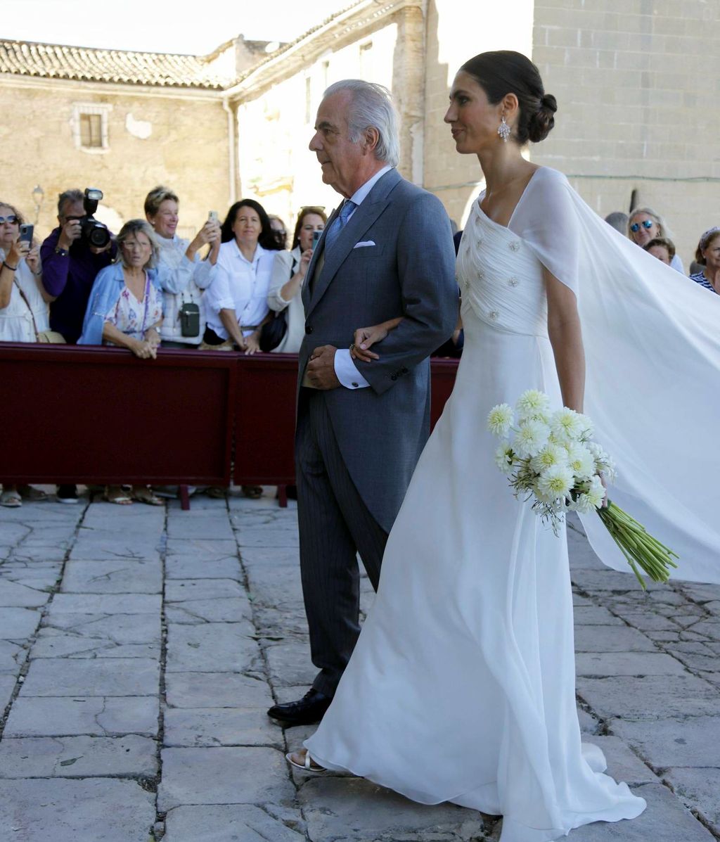 Ana Cristina Portillo ha apostado por un vestido con guiños a la Grecia clásica