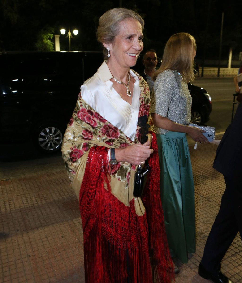 La infanta Elena durante la preboda de Teodora de Grecia