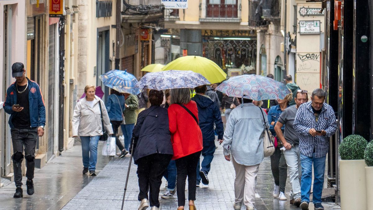 Seis provincias en aviso por lluvia, viento y olas este sábado, con descenso generalizado de las temperaturas